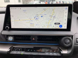 純正ナビを装備。タッチパネル式で使いやすく、お出かけもラクラクです。