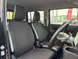 運転席シートには高さを調節できるシートリフターがございます。