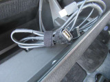 グローブボックス内にUSBケーブルがあります♪♪スマホの充電に便利です♪♪