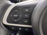 ステアリングスイッチ装備!運転しながら手元でオーディオの操作などができます。