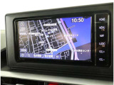 純正ナビを装備。タッチパネル式で使いやすく、お出かけもラクラクです。