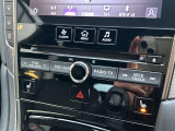 【シートヒーター】シートを温めてくれる暖房機器です。長時間座っていると負担が掛かりやすい背中や腰、または冬場などの寒い日に冷えやすい脚部に快適なぬくもりを伝えます。