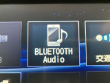 Bluetoothオーディオ対応可。お持ちのスマホやiPodなどとBluetooth接続して外部機器内の音楽などを車内で楽しめます。