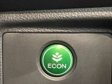 ご存知ECONスイッチを装備!エアコンとパワー出力を抑えてよりエコなドライブを可能にする魔法のスイッチです!