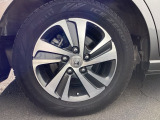 純正アルミホイールです。足元が引き立つので、車全体のイメージがアップしますよ!