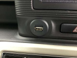 USB接続端子付きで、音楽プレーヤー等の機器の接続が可能です♪
