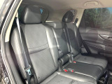 後部座席も気になるようなキズ・汚れやへたり等、大きなダメージはなく、良好な状態です。