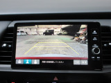 バックカメラの画像です。ガイドラインがスムースな車庫入れをサポートいたします!車庫入れの安心感がアップしますね☆