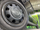 【純正14インチアルミホイール】外観にマッチした純正アルミホイールを装着しております。各種社外アルミホイールや、スタッドレスタイヤも取扱いしております。是非ご相談ください♪