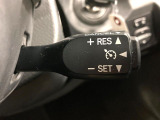 【クルーズコントロール】高速道路もラクラク走行。アクセルを離しても一定速度で走行ができ、長距離運転時の負担を軽減!加速・減速も簡単なスイッチ操作で調整できます。