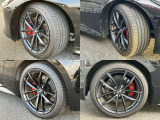 フロント:255/40R19 リア:275/35R19 専用レイズ製アルミ鍛造ホイール装着。タイヤはまだまだ使えます。