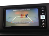 『バックガイドモニター』走行ラインを誘導してくれる補助線もありますので車庫入れが苦手な方も楽ちんです!!