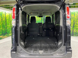 普段のお買い物や通勤、送迎等に十分な荷室スペースを確保しております。セカンドシートを倒すと、大きな荷物の積載も可能です♪