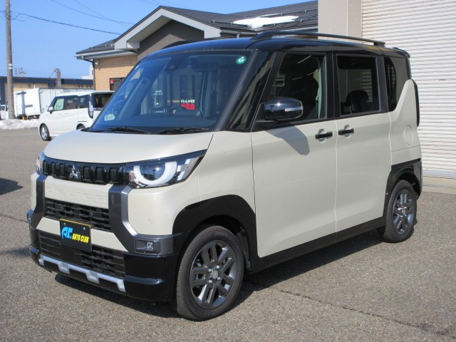 デリカミニ T プレミアム 4WD 