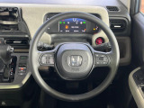 【ステアリングスイッチ】運転中、前方から目線をそらすことなく、オーディオ等の操作が可能な便利機能!安心&快適なドライブを演出してくれます♪