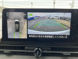 アラウンドビューモニター搭載。上から見下ろしたように液晶に映るのでスムーズな駐車をサポートします。