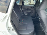 ゆったりしたリヤシート。足元空間も広くリラックスしてドライブが楽しめます