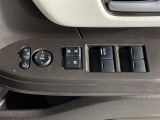【パワーウインドウ】運転席のスイッチで、各席の窓ガラスの開閉ができます!あると便利ですよね!
