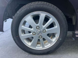 純正アルミホイール付です