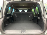 後席を格納すると、これだけの広さが!シーンに合わせたシートアレンジで、大きな荷物も積むことが出来ます♪