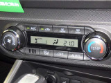 オートエアコンで快適な室内です。