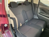 後部座席も当然、綺麗・清潔に仕上げております。内装の綺麗なお車は気持ちが良いですし、コンディションのいい車が多いです。前のユーザーが丁寧に使っていた証拠です。