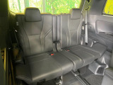 3列目シートはもちろん状態良好☆大人でもゆったりと座って頂けますので、大人数でのお出かけもラクラクです♪ご家族で、気の知れた仲間で、ドライブに行くのが楽しみですね♪