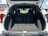 リア席を倒せば広々とした空間の出来上がり、荷物がたくさん載せられますよ。