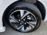 日産純正アルミホイールになります。