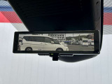 インテリジェントルームミラー☆車両後方のカメラ映像をミラーに映し出すので、後席の人や荷物に邪魔されず、後方がくっきり見えます◎夜間や悪天候でもクリアな視界を確保できます!