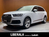 アウディ Q7