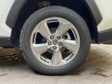 【純正18インチアルミホイール】外観にマッチした純正アルミホイールを装着しております。各種社外アルミホイールや、スタッドレスタイヤも取扱いしております。是非ご相談ください♪