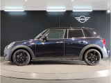 気密性の高いMINIは外観のかわいらしさとは裏腹に、外の雑音を遮り、高級感のある快適なドライブをお楽しみいただけます。