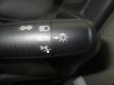 快適装備のオートライト装備しております。暗くなると同時にヘッドライトが自動で点灯しとても便利です☆