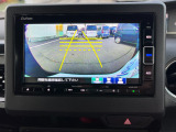 バックでの駐車が苦手な方や運転にあまり自信のない方でも後方の視界をしっかりサポート。安心して車庫入れが出来るバックカメラを装備しています!