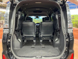 普段のお買い物や通勤、送迎等に十分な荷室スペースを確保しております。セカンドシートを倒すと、大きな荷物の積載も可能です♪