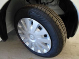 【新品タイヤ】届出済未使用車両になりますので、もちろんタイヤの残り溝もばっちり残っています。