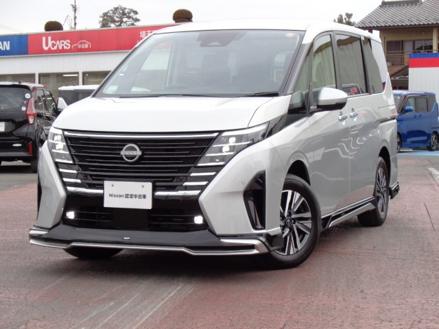 セレナ 1.4 e-4ORCE ハイウェイスターV 4WD 