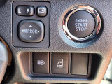 エンジン始動は楽々のプッシュスタート♪電動スライドドアも装備されています♪
