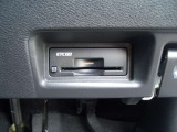 ETCは運転席の下側に装備されています