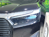 【LEDヘッドライト】悪天候や夜間走行時も良好な視界を確保し安心して運転できる高輝度LEDヘッドライトを装備!点灯速度が早く、消費電力も抑えられています。