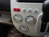 インパネシフトで操作性も良く、足元もゆったり広くなっております♪