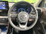 インテリアに合わせたデザインのステアリングは、運転される方のことも考え、運転しやすい形状、大きさです。是非一度、実際に触ってお確かめください。