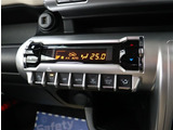 『1台』のお車に対して、3名体制で日々議論を重ね仕入れを行っております。
