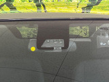 【トヨタセーフティセンス】走行中に前方の車両等を認識し、衝突しそうな時は警報とブレーキで衝突回避と被害軽減をアシスト。より安全にドライブをお楽しみいただけます。