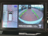 アラウンドビューモニターまるで車を真上から映したような映像で、前後左右の感覚が分かります♪車庫入れや駐車時に大活躍の機能です。