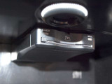 メルセデス専用車載器で純正ナビゲーション連動しております。