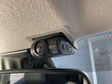日産オリジナルドライブレコーダーです。車室内カメラによる車内および車側面の撮影記録が駐車時の安心をたかめます。