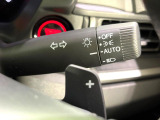 【オートライト】周りの明るさに応じて自動でヘッドライトの点灯・消灯ができる機能です!ライトの付け忘れ・消し忘れなどが無くなり、雨の日や夕方の走行も安心!トンネル通過時も便利ですね♪