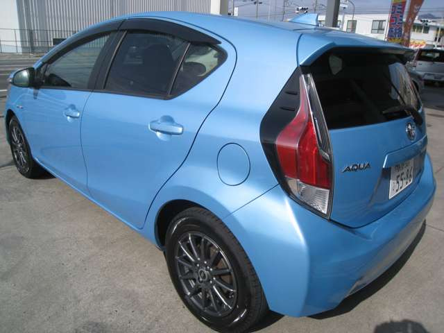 トヨタ アクア 1.5 S の中古車詳細 (96,000km, ライトブルーメタリック